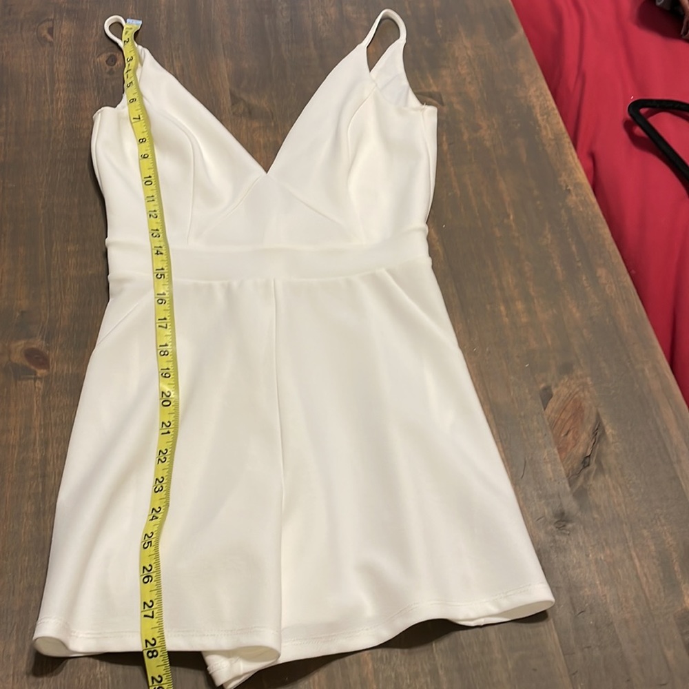 Cute white romper - Picture 5 of 7